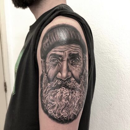 negro y gris tatuaje ibiza tatuarte 